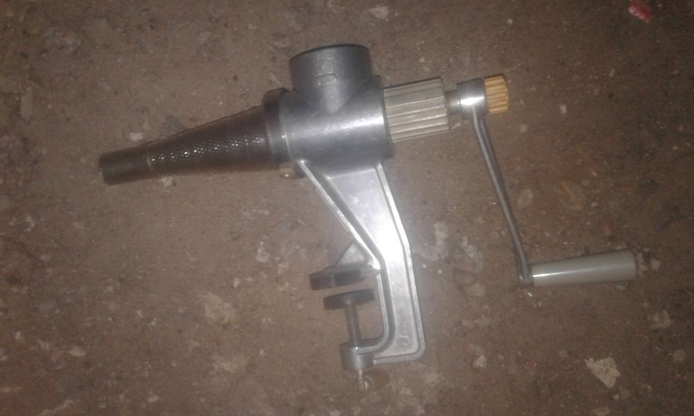 Соковыжималки ручные  СТРУМОК чугунные. СССР. Самовывоз с г. Черкасс