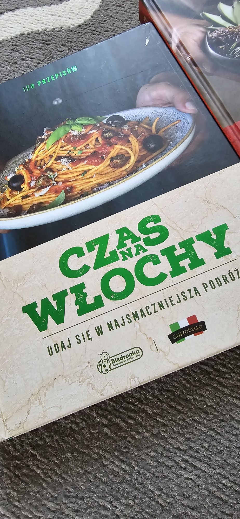 Zestaw 4 książek kucharskich