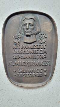 Plakietka pamiątkowa odsłonięcia pomnika Mickiewicza Gliwice