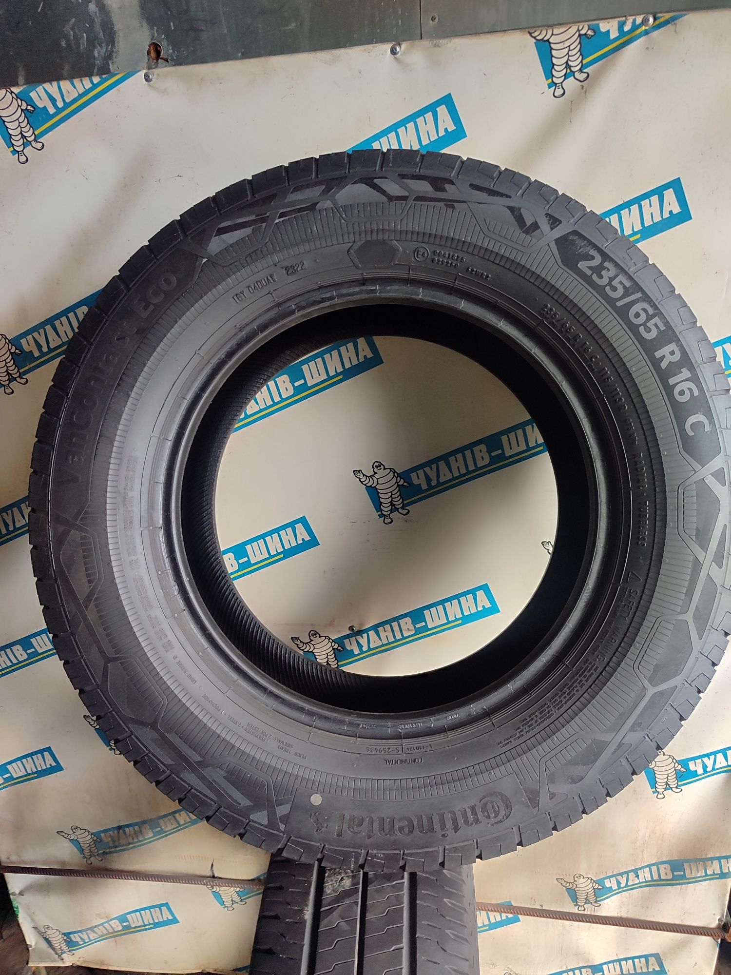Шини continental 235/65 r16c. 22-й рік