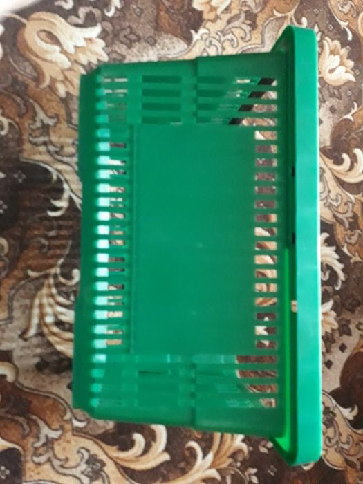 Кошик покупця пластмасовый.