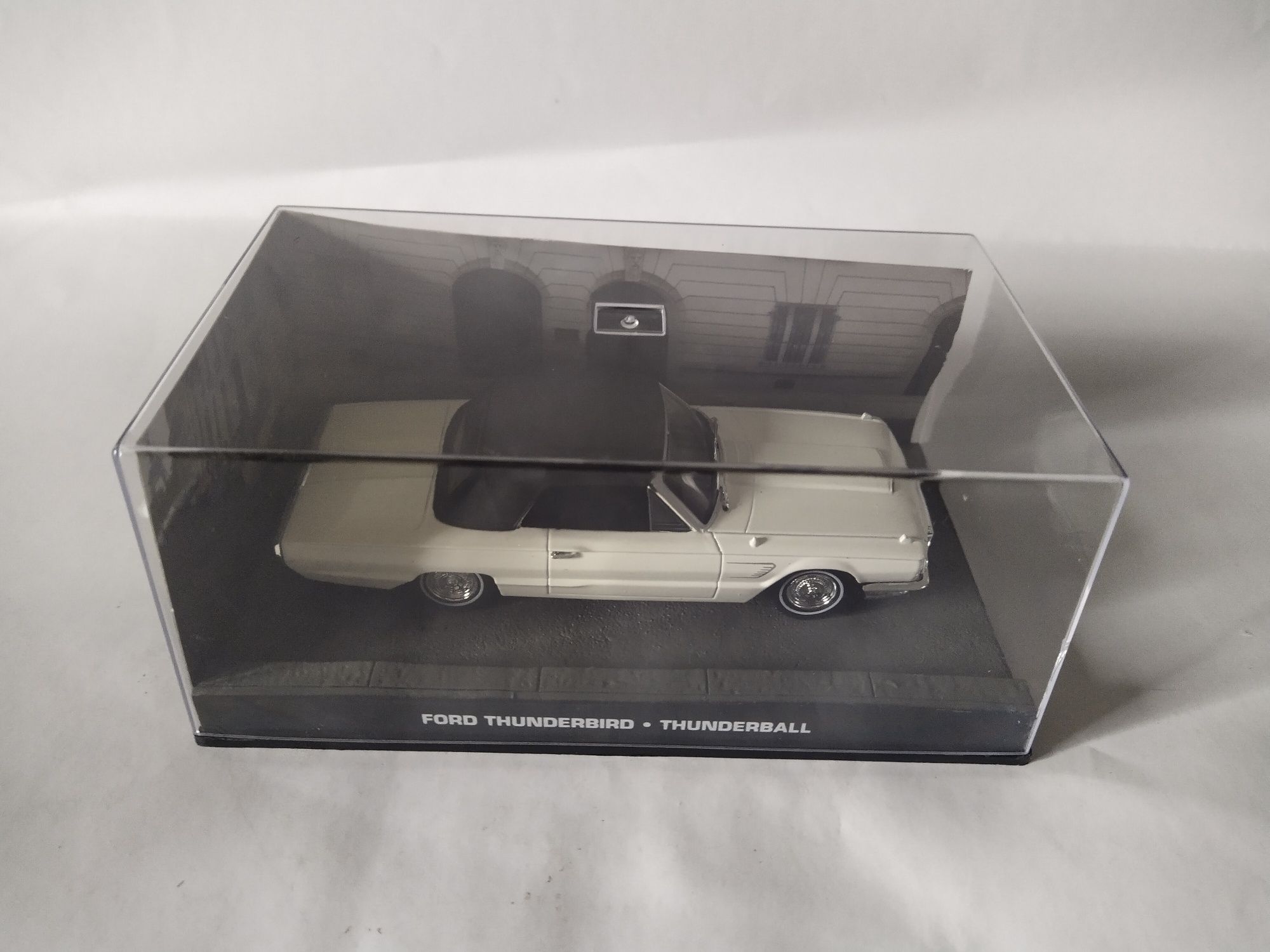 Ford Thunderbird Thunderball James Bond collection Skala 1:43 Eaglemos