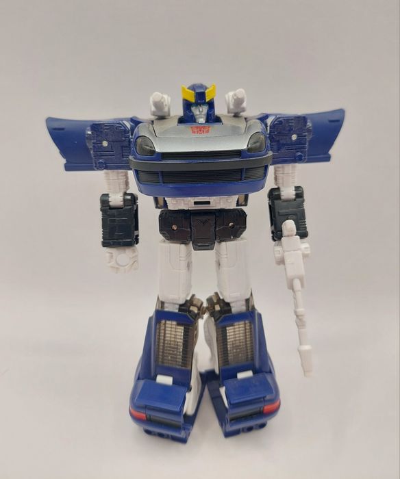 Transformers Legacy Buzzworthy Bumblebee Deluxe Class Silverstreak