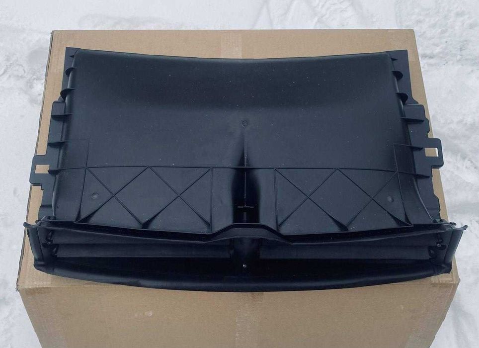 Корпус люверс центральной Tesla Model 3 1559787-00-A