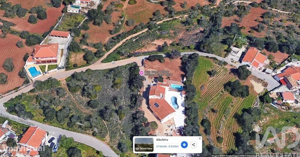 Terreno Agrícola em Albufeira e Olhos de Água de 2330,00 m2