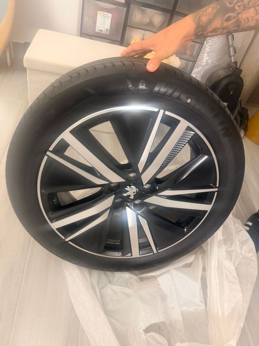 Conjunto de jantes+ pneus peugeot