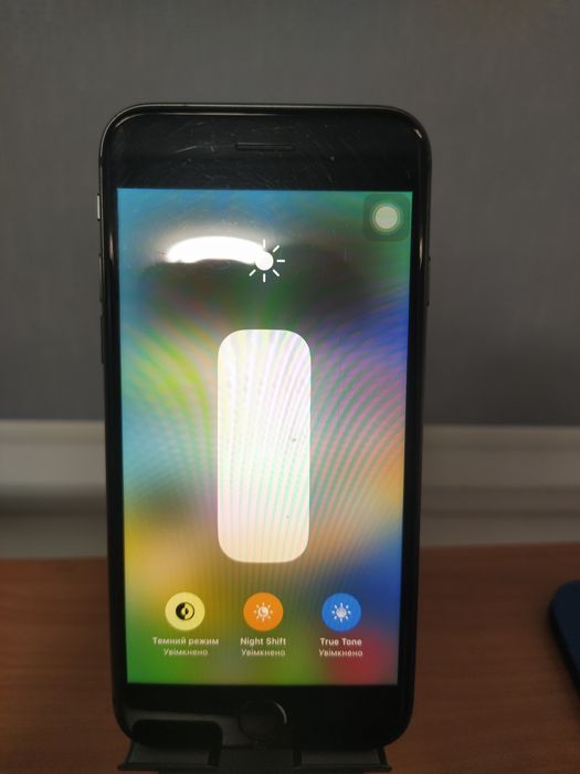 Продам iPhone 8 без айклауда в робочому стані