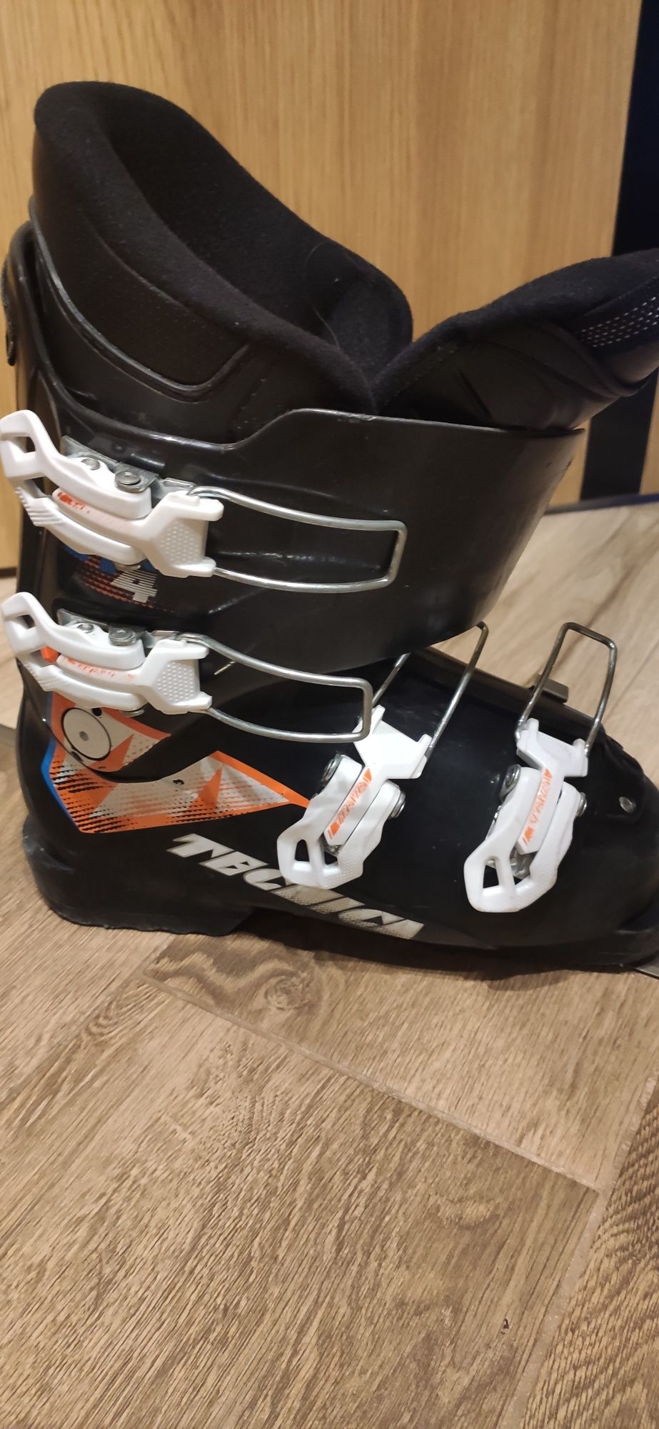 Sprzedam dziecięce narciarskie buty rozmiar 22