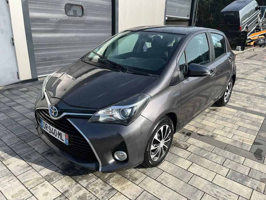 Toyota Yaris Hybryda * Automat * Niski przebieg
