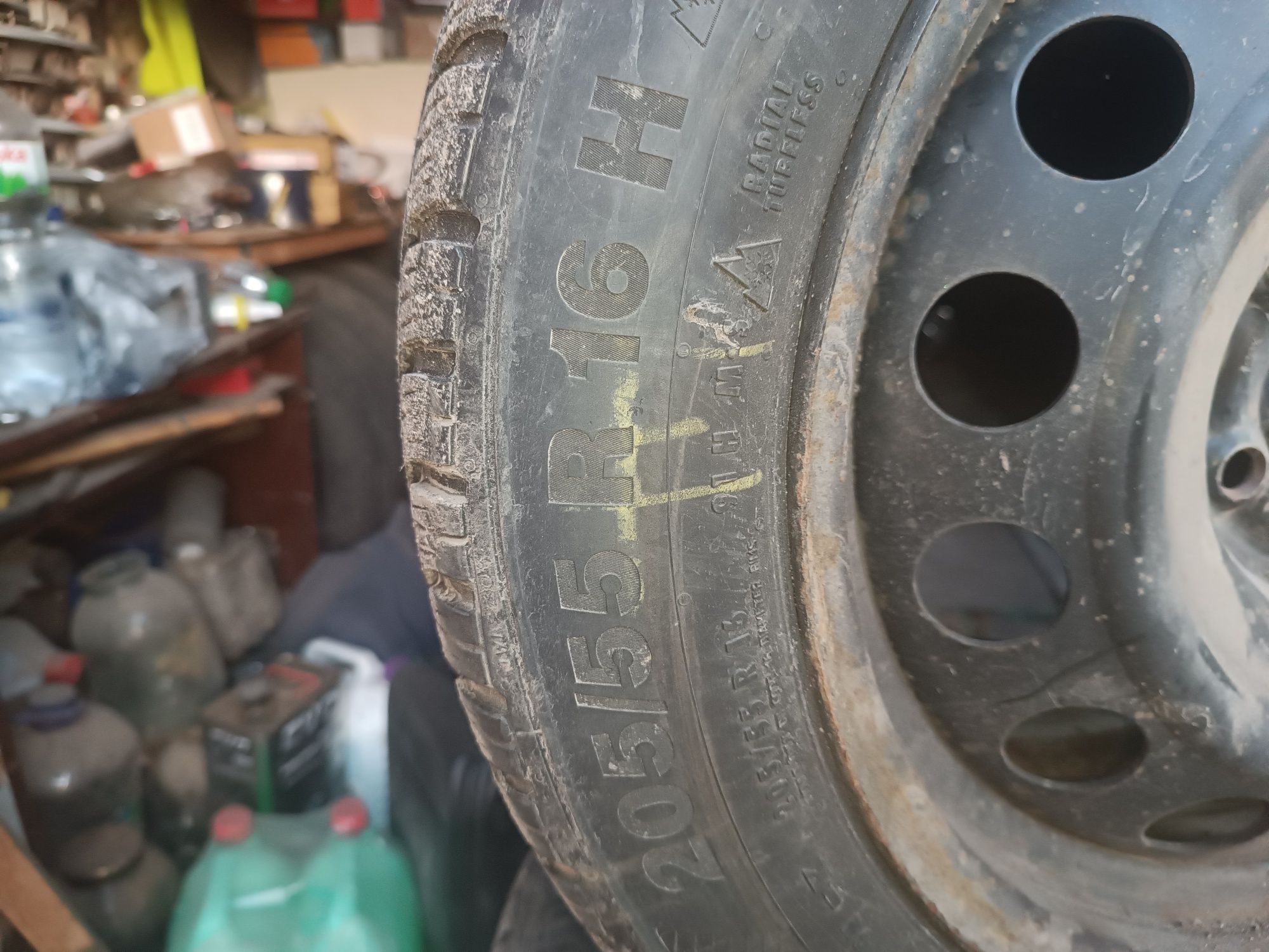 Шини (зимові) Continental 205/55 r16 б/в 6000 грн за весь комплект
