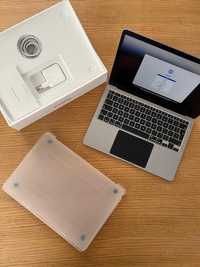 MacBook Air 13 8gb RAM 256 GB SSD A2179