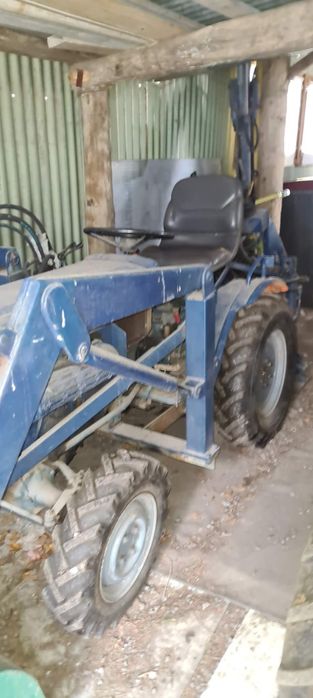 Trator KUBOTA B7001 4x4