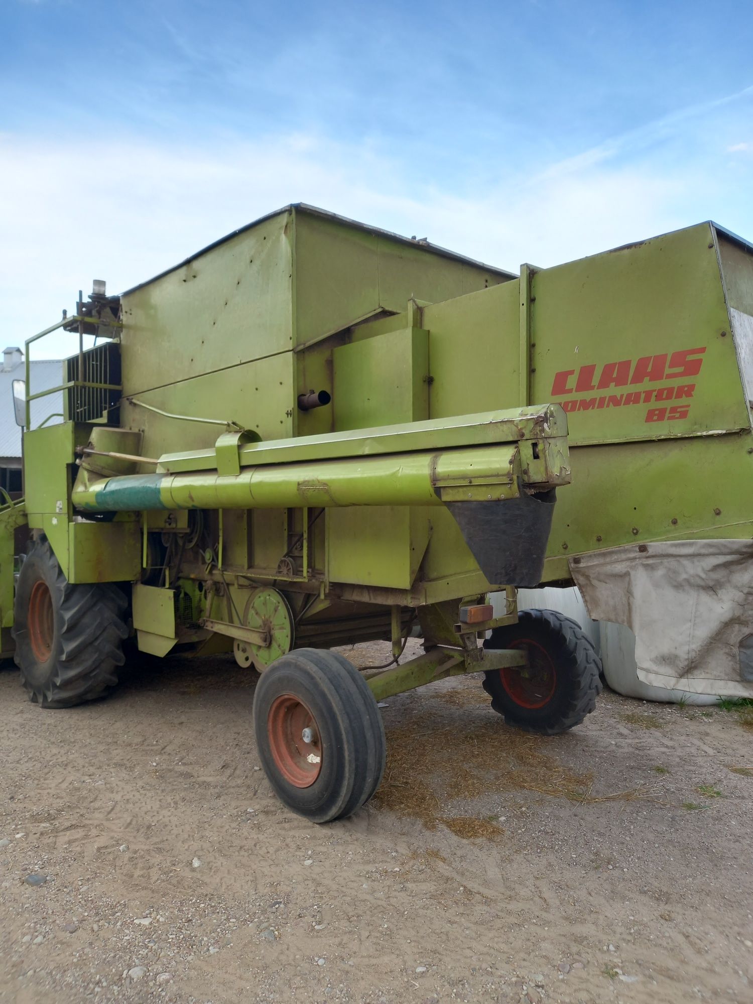 Claas dominator 85