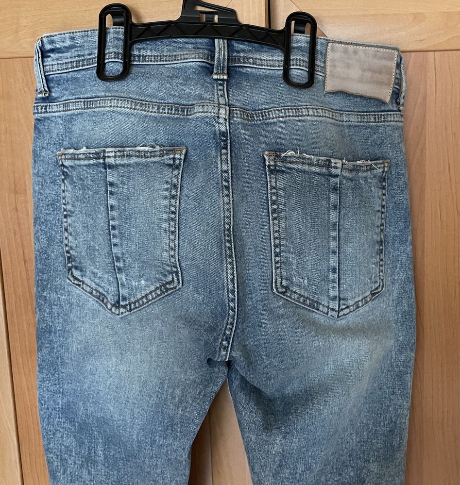 Spodnie jeansy skinny fit Bershka rozmiar 40 jak nowe