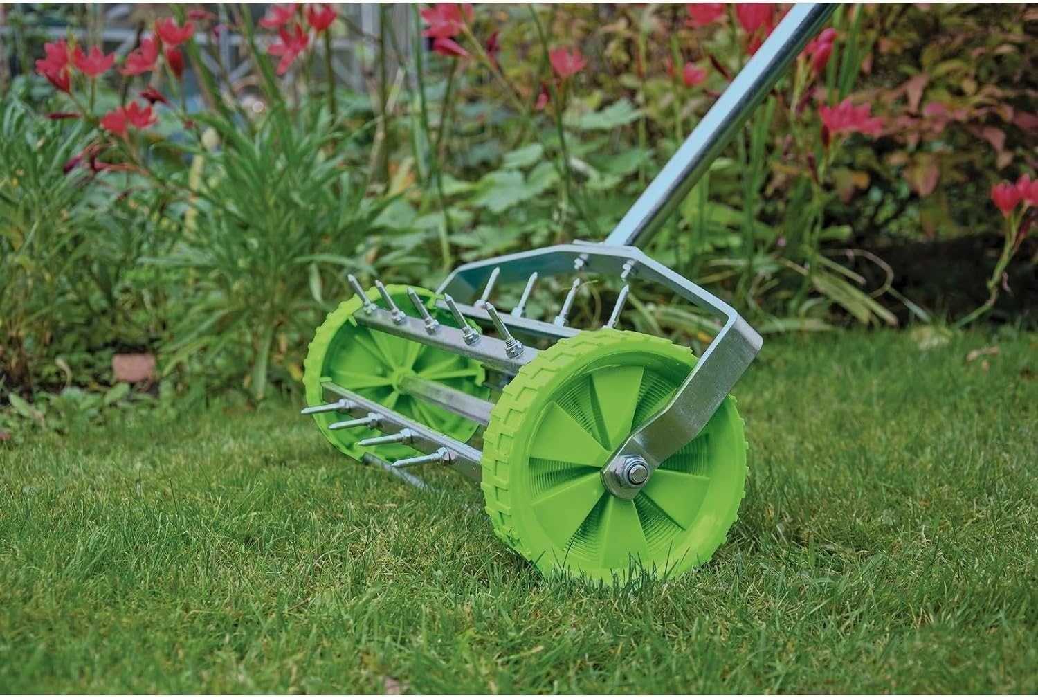 Draper Tools Ręczny aerator do trawnika 450 mm