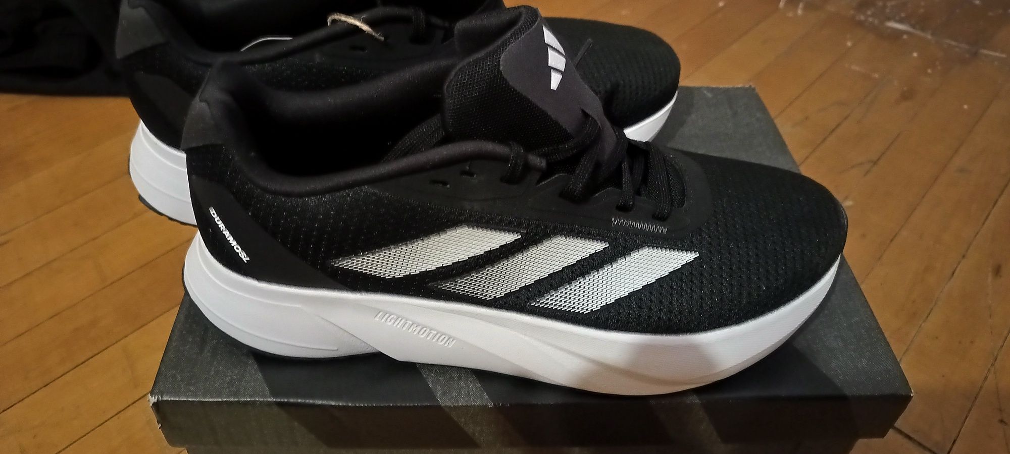 Кросівки Adidas 28см