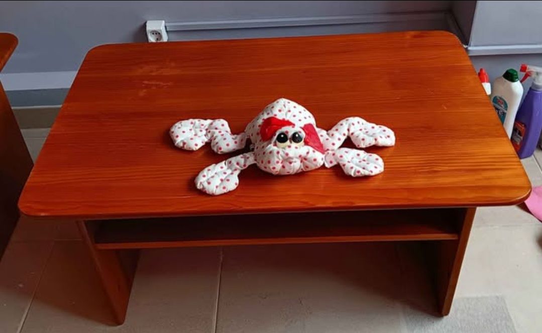 2 apoios de pés e mesa para   cabeleireiro