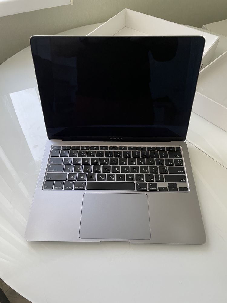 Macbook i3 13” 256 GB Оригінал Б/У