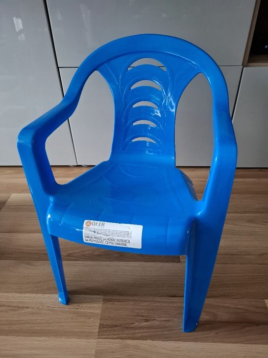 Kosz na zabawki i krzesełko