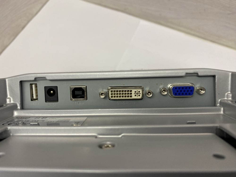 Сенсорний монітор Wincor Nixdorf BA92 / 12.1" / 800×600 /