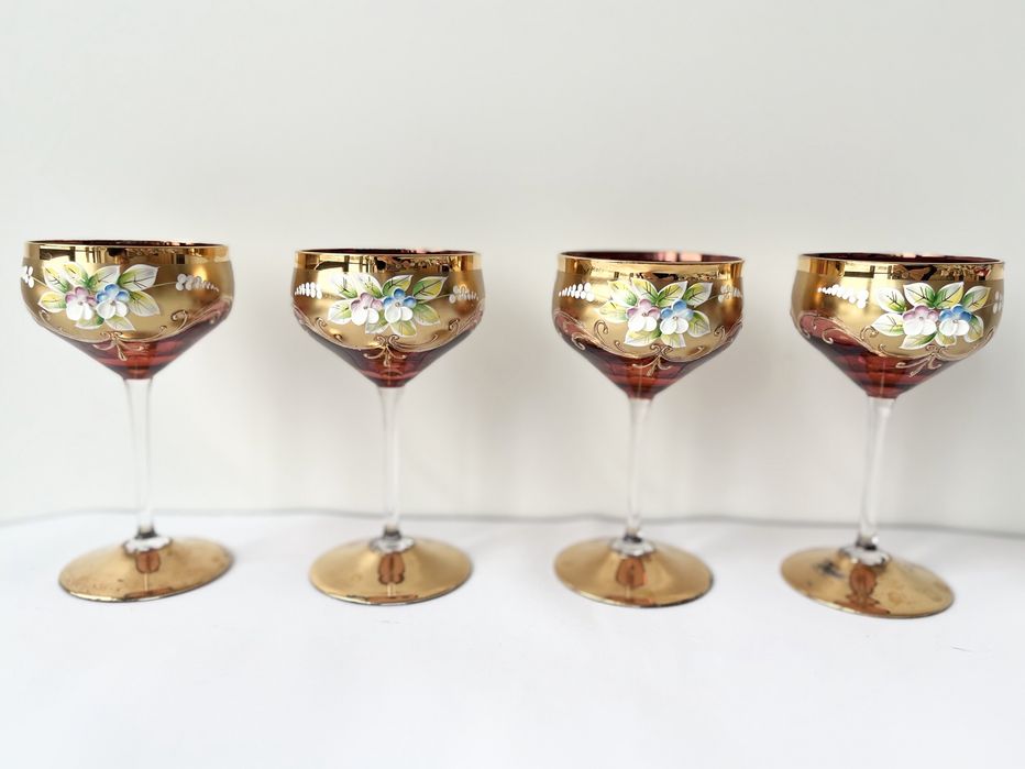 Бокали з позолотою 4 штуки