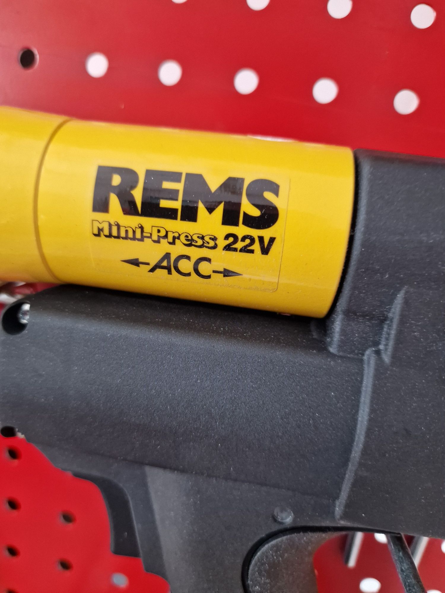 Nowa Zaciskarka Rems Mini Press 22V