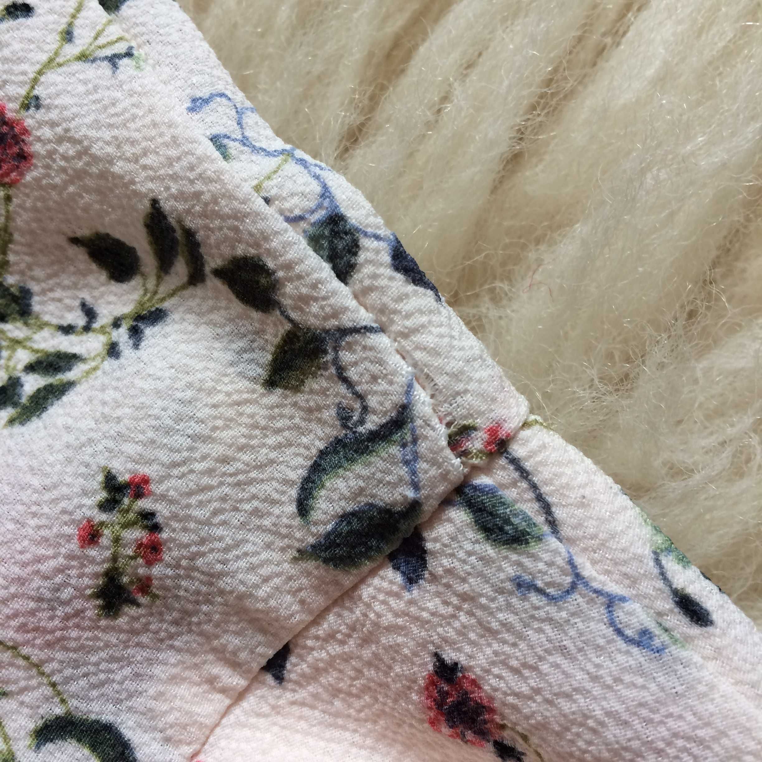 Amisu sukienka beżowa kwiaty bufiaste rękawy elegancka letnia XS 34