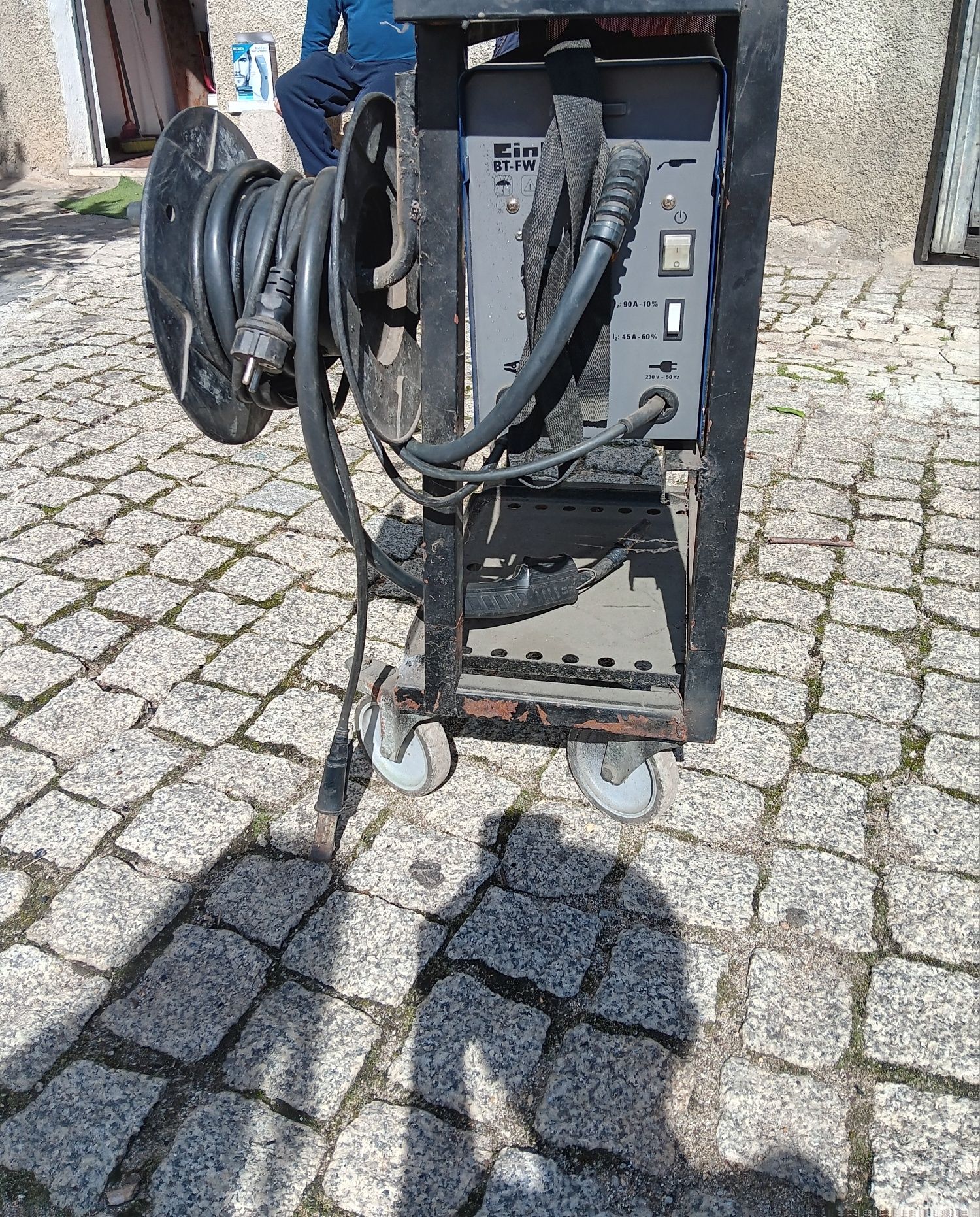 Aparelho de soldar semi automática