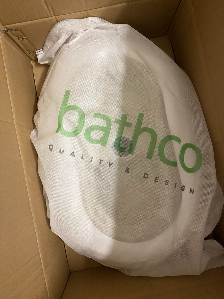 Lavatório oval de porcelana da Bathco - novo