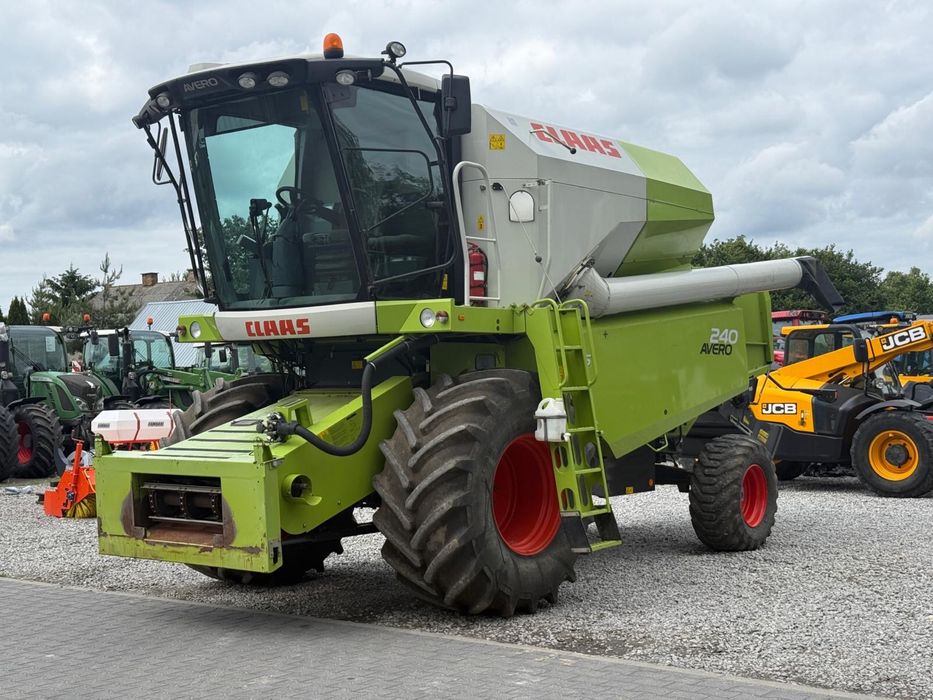 Kombajn zbożowy Claas Avero 240 APS