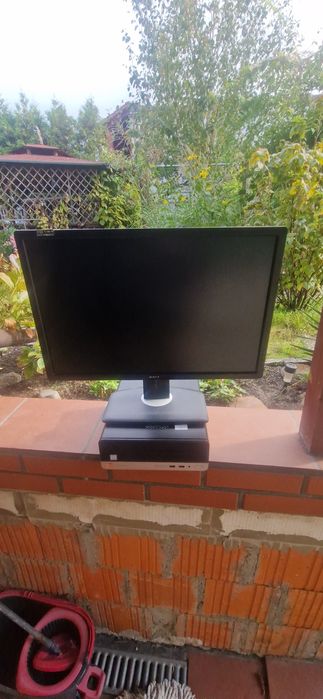 Zestaw komputerowy HP ProDesk 400 G4 SFF wraz z monitorem 24 cala