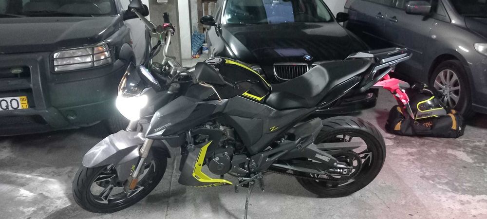 Vendo mota Zontes impecável