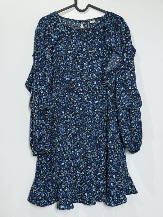 Sukienka w małe kwiaty niebieska Xxxl