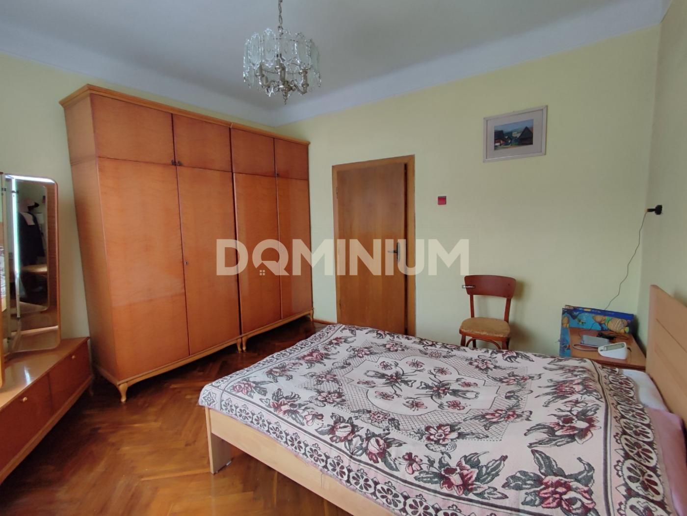 Продається будинок в центрі м. Хуст