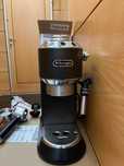 Máquina de café Delonghi Dedica