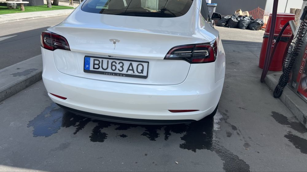 Tesla model 3 standard range plus