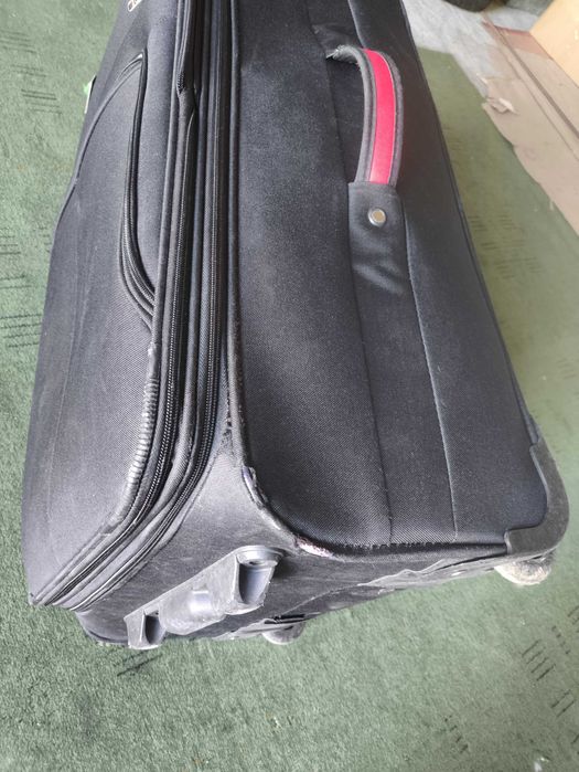 Валіза 70х30х44 на колесах