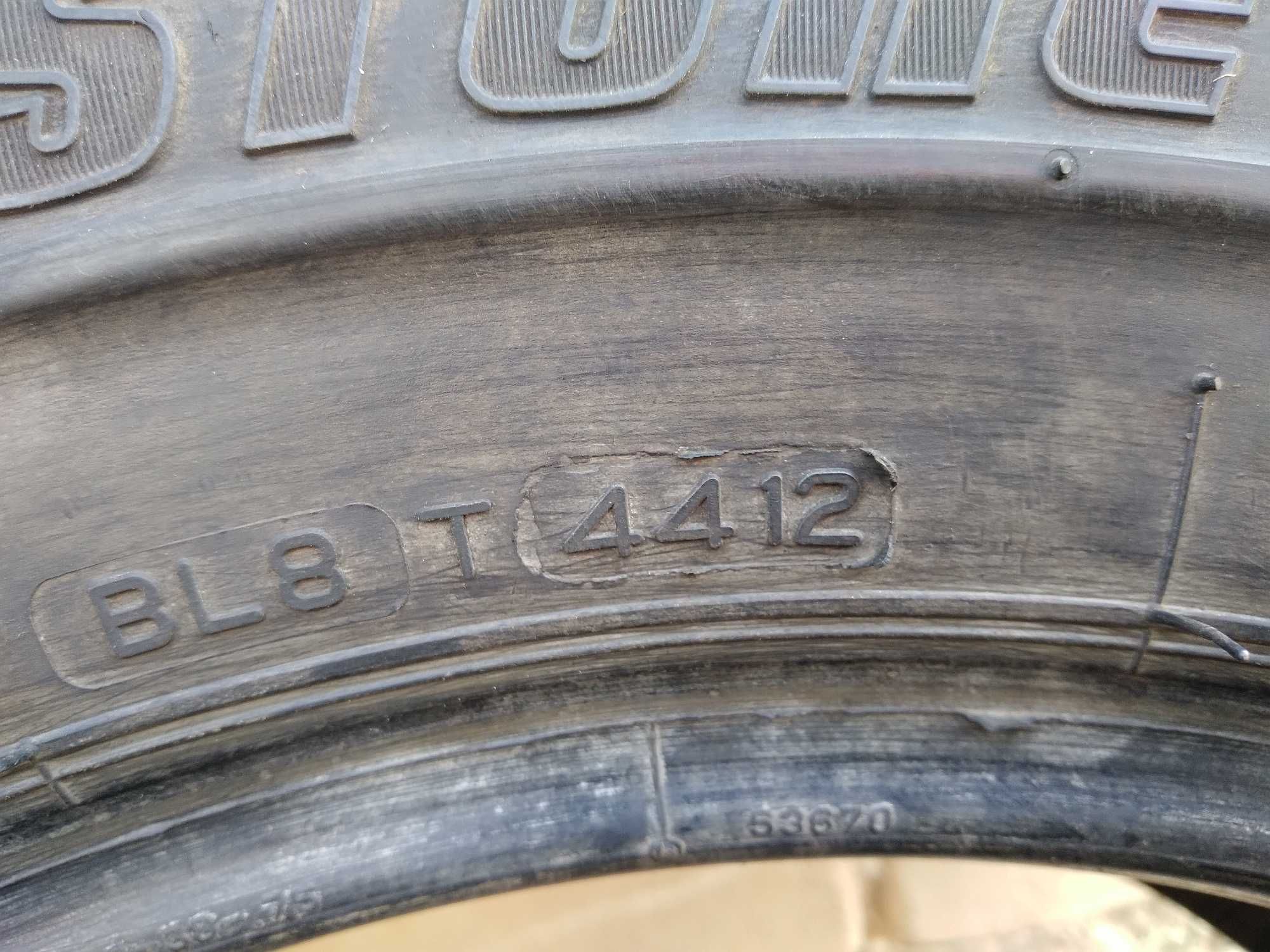 215/70/15C Bridgestone  Duravis     9,0mm/ 2012