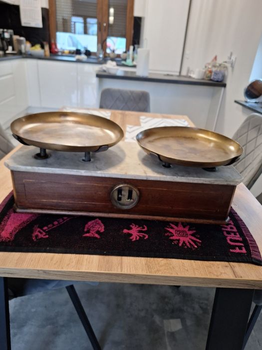 Stara francuska waga szalkowa - pocztek XX wieku