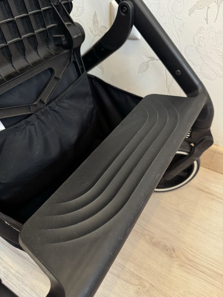 Прогулянкова коляска Cybex Balios S Lux з оригінальними аксесуарами