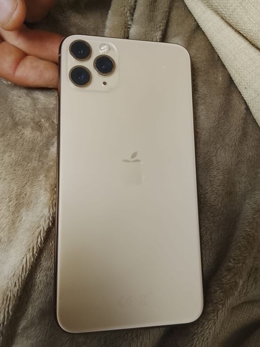 Iphone 11 pro max  em bom estado