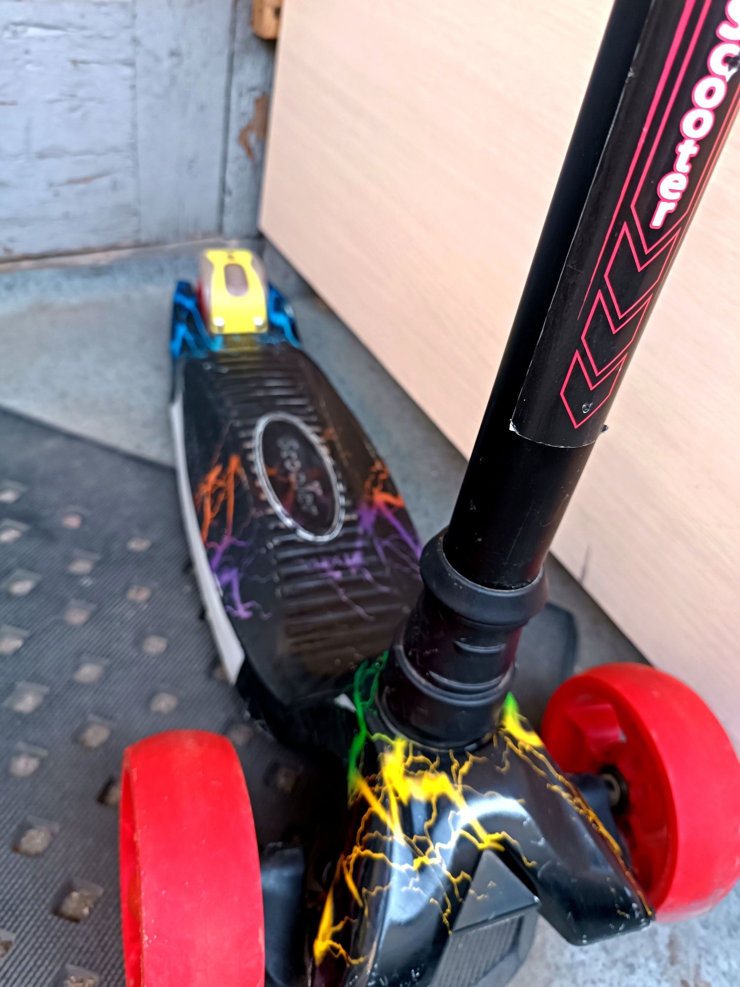 Самокат best scooter светящийся трёхколёсный