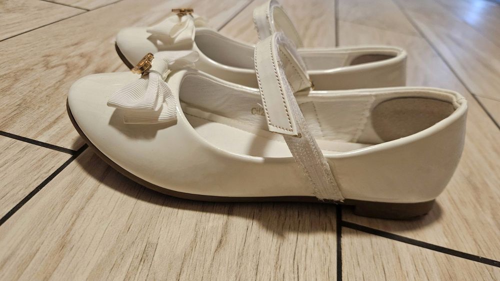 Туфлі білі(в ідеальному стані)!