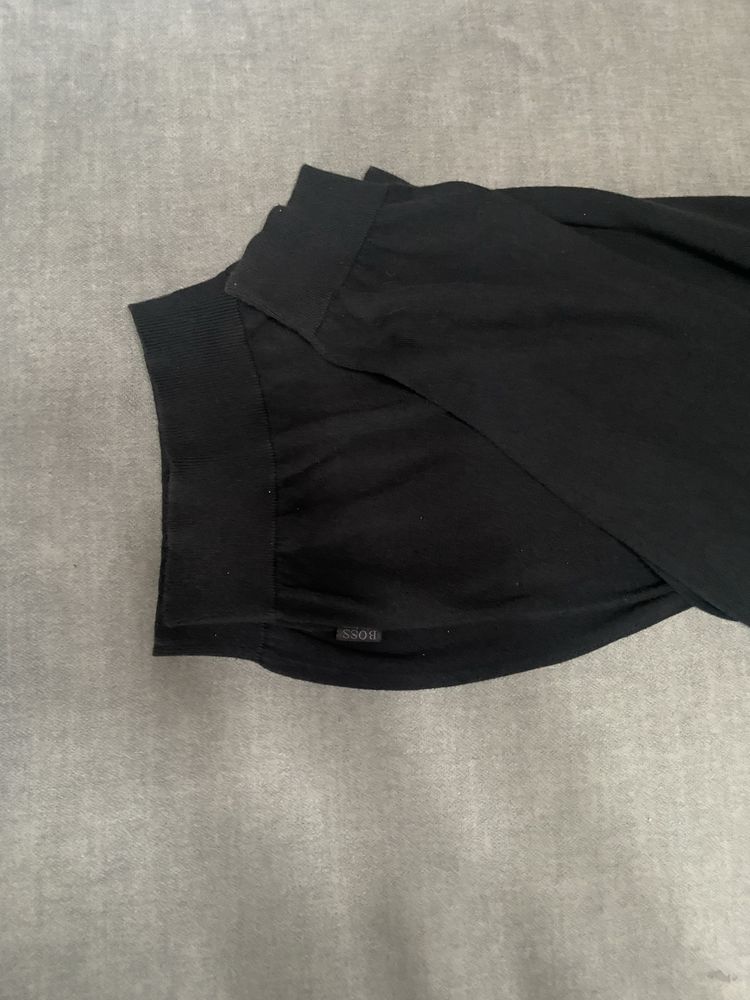 Hugo Boss czarny sweter roxmiar XL