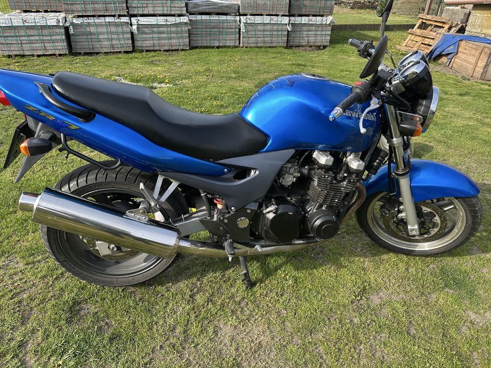 Kawasaki ZR-7 2003r