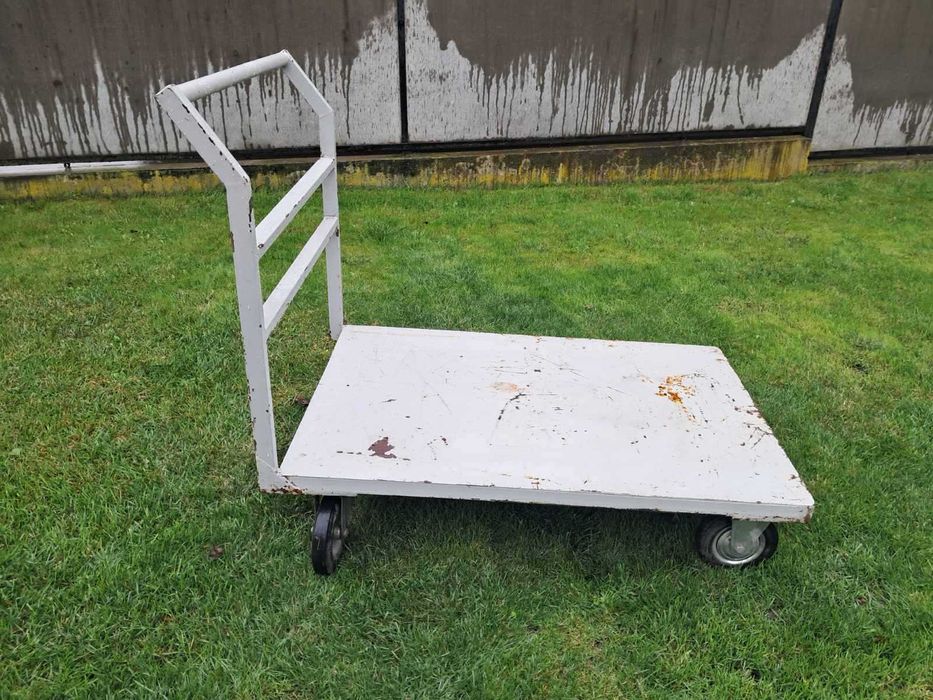 візок тележка вантажна склад