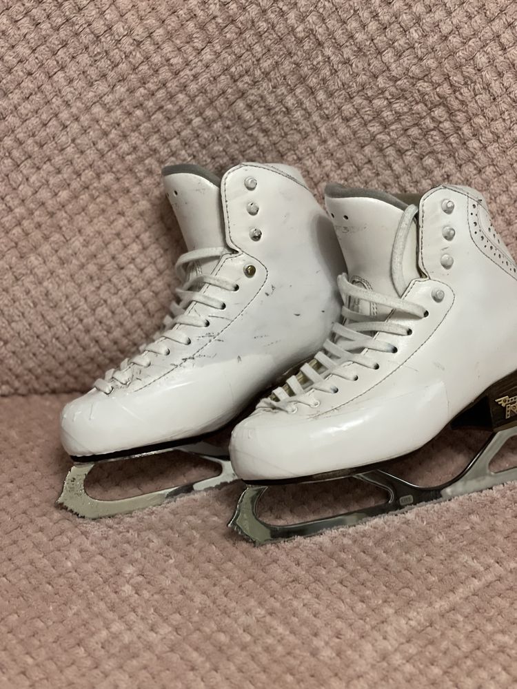 Продам коньки Риспорт