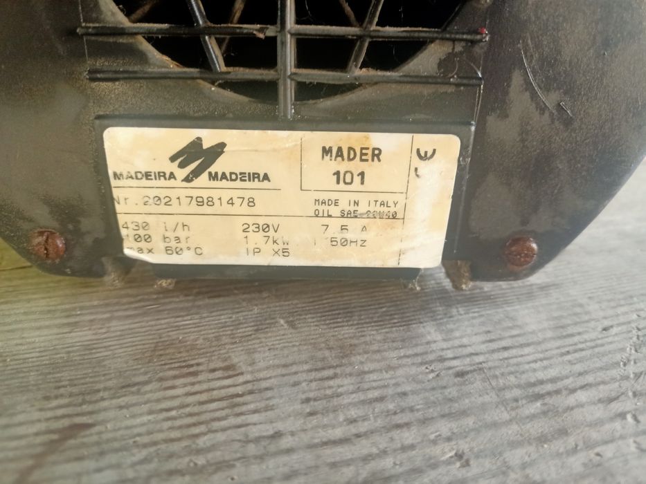 Vendo máquina de pressão como nova a funcionar perfeitamente.