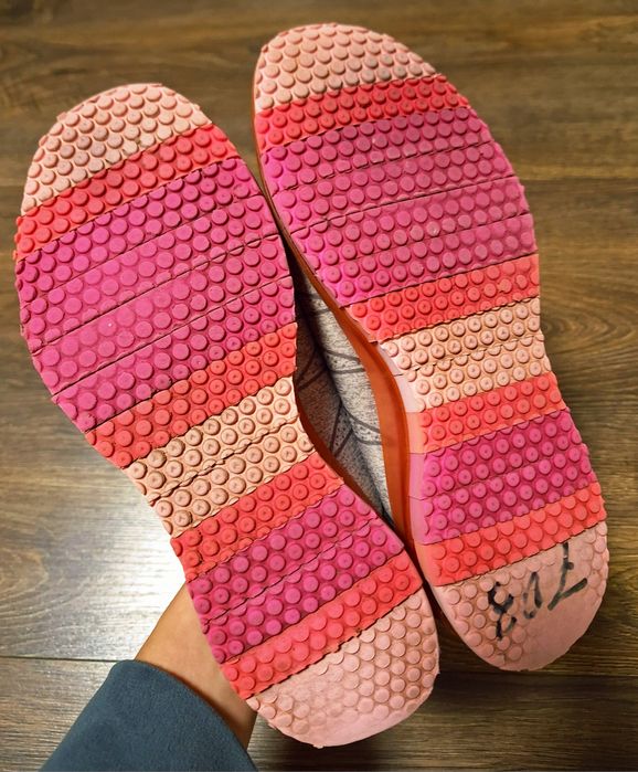 Віддам кросівки розмір 37.5