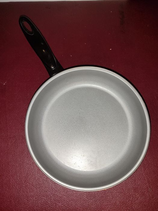 Набір сковорідок 20см, 26см